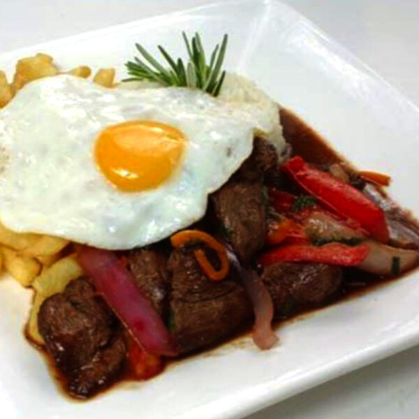 Lomo saltado a lo pobre con